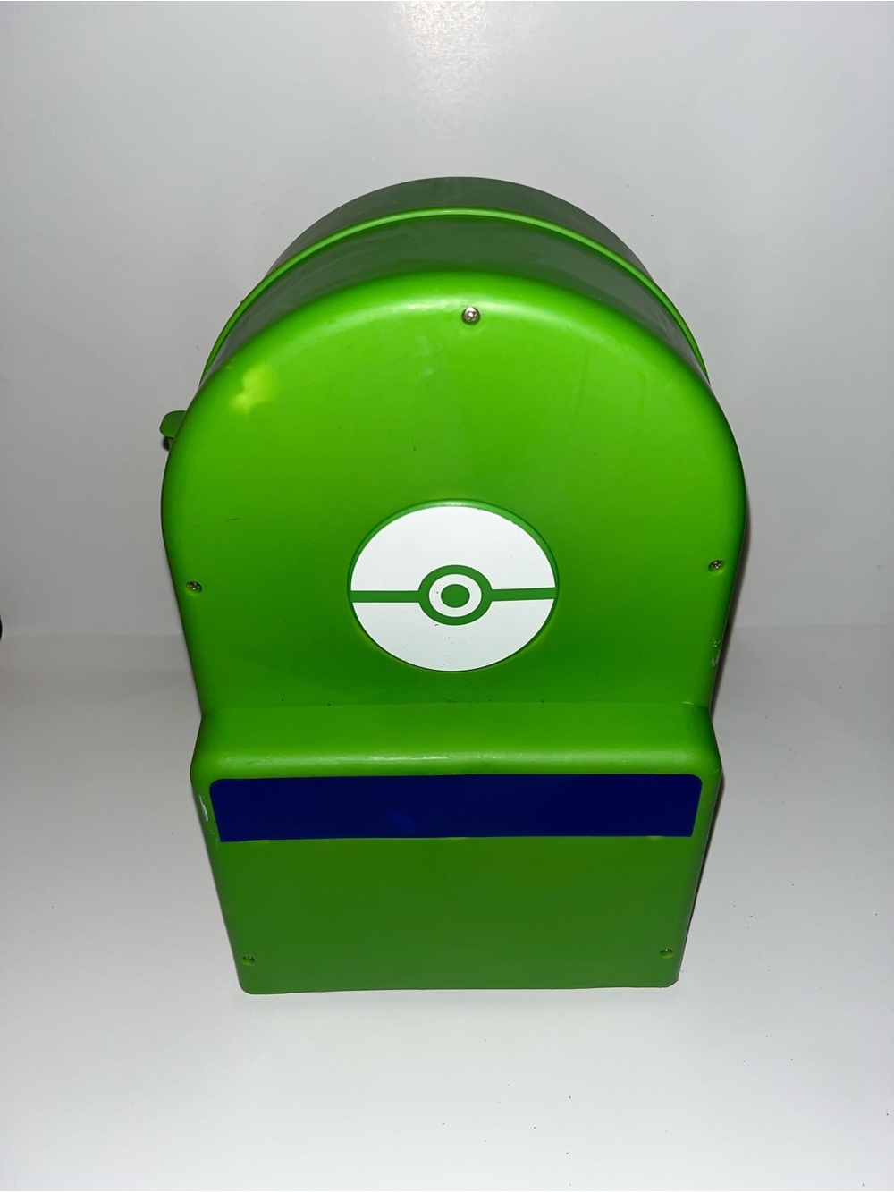 Pokemon backpack unfolds to battle arena